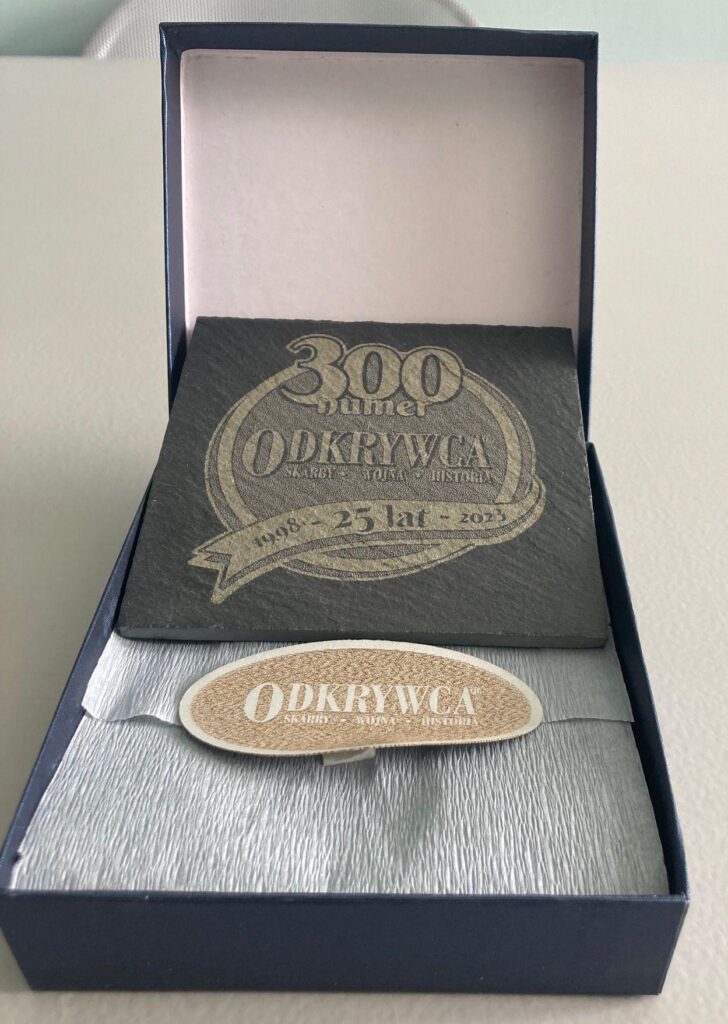 Podstawka jubileuszowa ODKRYWCY